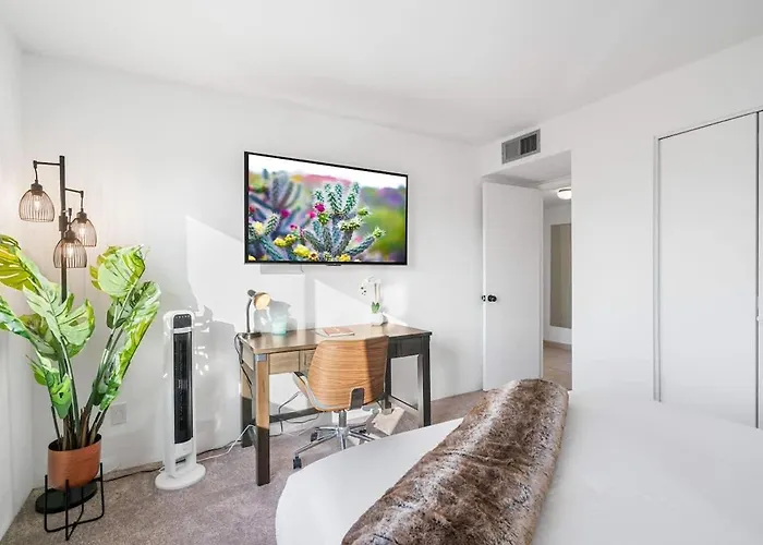 Sunny & Bright Charm With Community Pool Holiday home Tucson