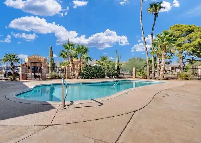 Sunny & Bright Charm With Community Pool