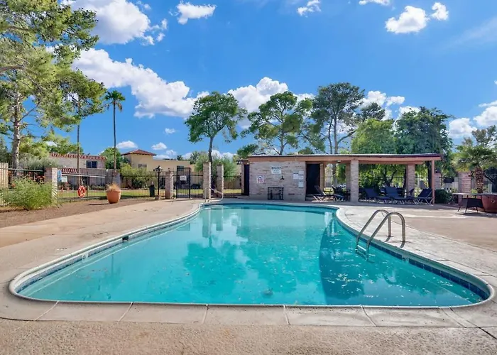 Sunny & Bright Charm With Community Pool Holiday home Tucson