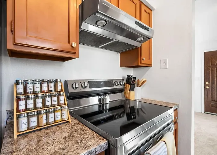 Holiday home Sunny & Bright Charm With Community Pool Tucson